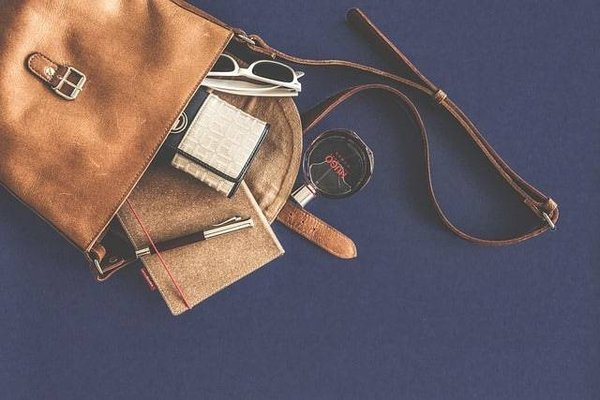 Comment acheter des produits de luxe à prix réduit ou d'occasion ?